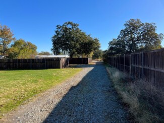 725 Shamrock St, Redding, CA 96003