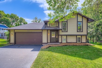 7196 Sunnyslope Dr, Osseo, MN 55311