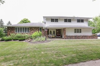 526 Meadow Ln, Peotone, IL 60468