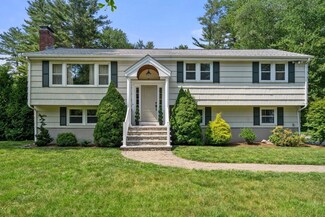 125 Fensview Dr, Westwood, MA 02090