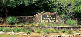 1812 River Top Rd, Ellijay, GA 30540