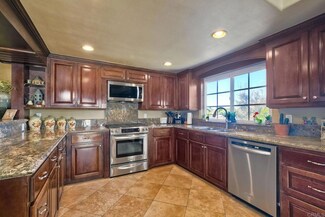 301 Taylor St, Vista, CA 92084