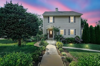 27 S Goodwin Ave, Elmsford, NY 10523