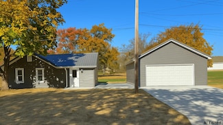 3716 W 5th St, Afton, WI 53501