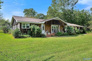 3117 Ridgeway Dr SW, Decatur, AL 35603