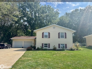 108 Center Ct, Burlington, IA 52601