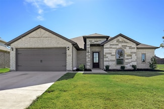 2673 River Bank Dr, Burleson, TX 76028