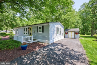 101 Maple Ave, Manheim, PA 17545
