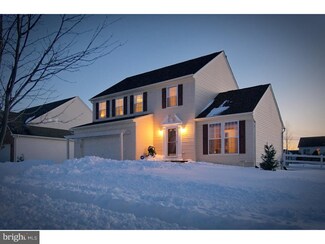 6988 Tuscany Dr, Macungie, PA 18062