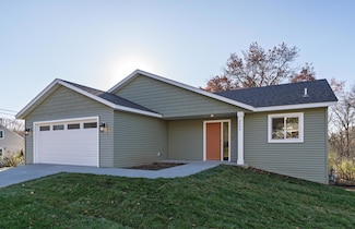 2524 15th St SE, Rochester, MN 55904