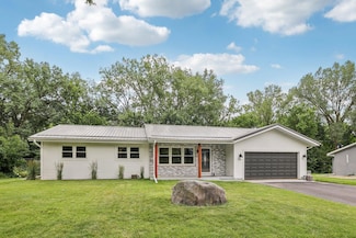 223 Acker Pkwy, de Forest, WI 53532