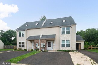 140 Sandybrook Dr, Langhorne, PA 19047