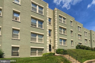 4408 1st Place NE Unit 13, Washington, DC 20011