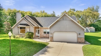1114 Heron Ct, Mukwonago, WI 53149