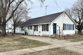 701 4th St, Burt, IA 50522