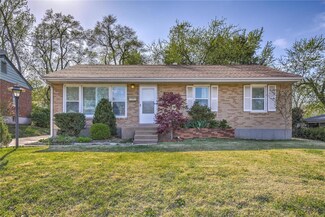 3455 Saint Blase Ln, Saint Ann, MO 63074