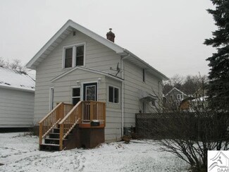 1319 E 9th St, Duluth, MN 55805