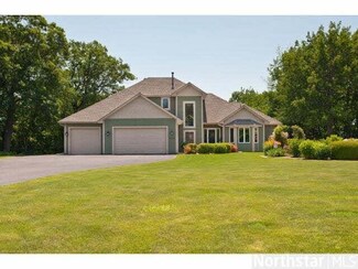 30533 Wallmark Lake Dr, Chisago City, MN 55013