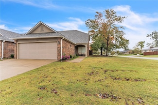 2816 Valley West Ct, Rogers, AR 72756