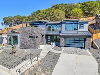 27 Erin Dr, San Rafael, CA 94903