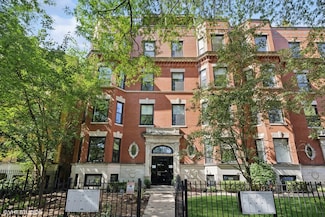 5208 N Winthrop Ave Unit 2, Chicago, IL 60640