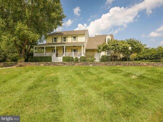 18623 Calumet Ln, Bluemont, VA 20135