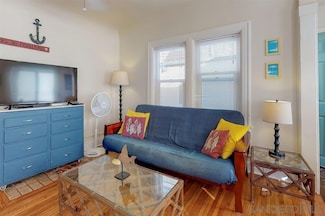 719 Ensenada Ct, San Diego, CA 92109