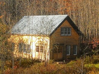 140 Maple Hill Rd, Thetford Center, VT 05075