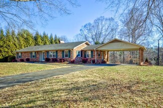 1935 Landover Dr, Clemmons, NC 27012