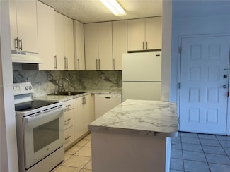 15600 SW 80th St Unit L-109, Miami, FL 33193