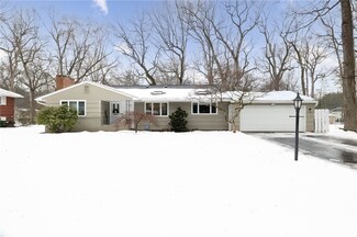 15 Kimberly Rd, Pittsford, NY 14534