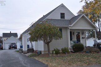 212 N Columbus Ave, Fremont, OH 43420
