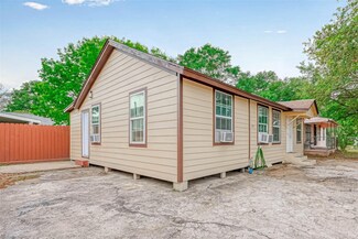 332 E Crosstimbers St, Houston, TX 77022