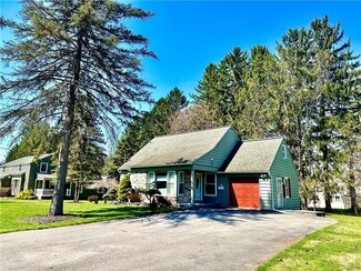 2 Old Orchard Rd, Utica, NY 13501