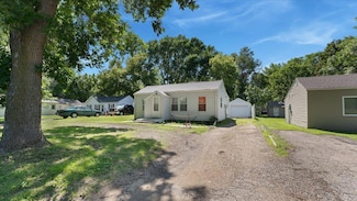 1313 Lakeland Dr NE, Willmar, MN 56201