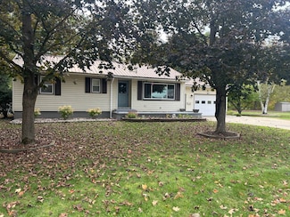 22 Thomas Ave, Hudson Falls, NY 12839