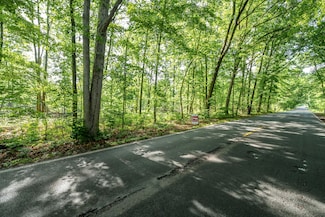 10703 E Shore Dr, Portage, MI 49002