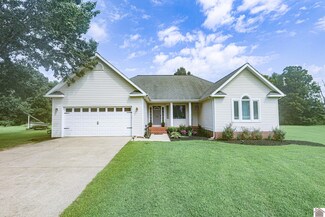 165 Oxford Ln, West Paducah, KY 42086