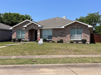 195 Rolling Ct, Lancaster, TX 75146