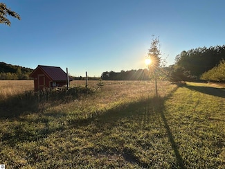 13466 S Kitlinger Rd, Empire Township, MI 49630