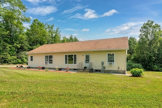 31 Villanova Dr, Concord, NH 03303
