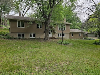 13100 Thomas Ave S, Burnsville, MN 55337