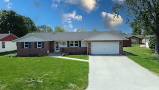 703 E Rosewood St, Watseka, IL 60970