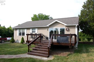 202 The Loop, Kelleys Island, OH 43438