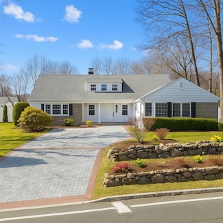 60 Wilmot Rd, New Rochelle, NY 10804