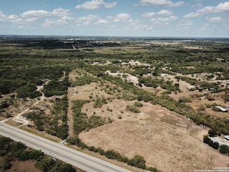 000 Row, Beeville, TX 78102