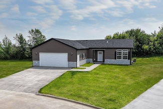 800 Bobcat Ave Unit SE, Farley, IA 52046