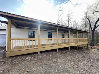 730 Thompson Ln, Mitchell, IN 47446