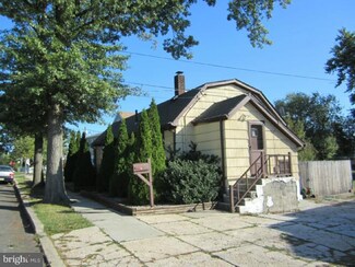 16 Division St, Port Reading, NJ 07064