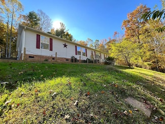 1451 Birchtree Rd, Hillsville, VA 24343